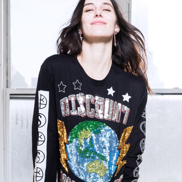 DISCOUNT UNIVERSE THE EMBELLISHED WORLD IS YOURS TEE - Picture 2 of 6